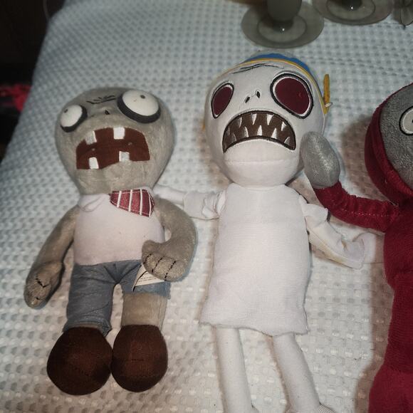 PLANT VS ZOMBIES STUFFIES SET OF 4 ZOMBIES - Picture 2 of 4
